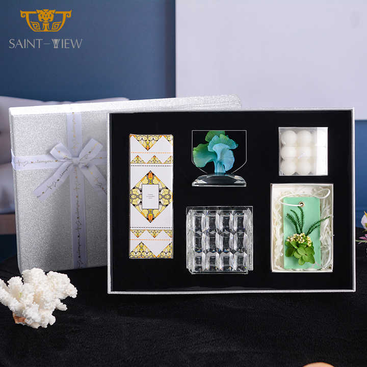 Custom OEM/ODM Luxury Modern Clear Christmas Glass Candle Jar Fragrance Candle Holder Gift Set for W